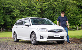 カローラフィールダーハイブリッド　ロングドライブの相棒は霧島レイ