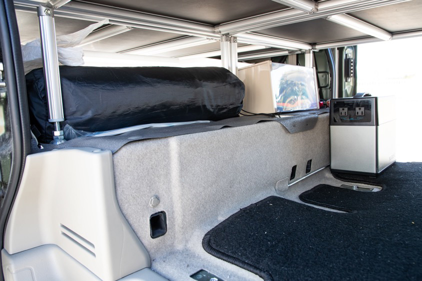 車中泊仕様のスズキ エブリィ