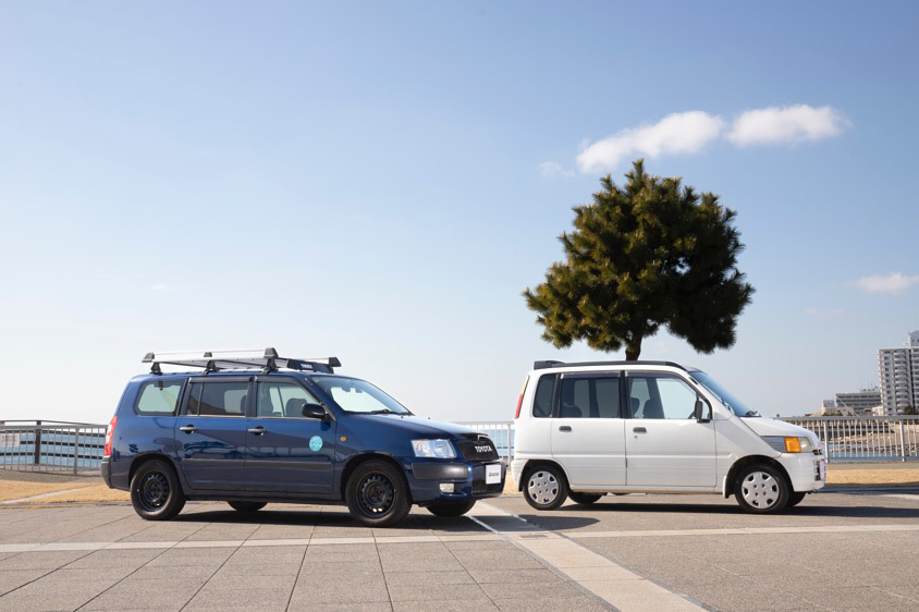 トヨタのサクシードとダイハツのムーヴ