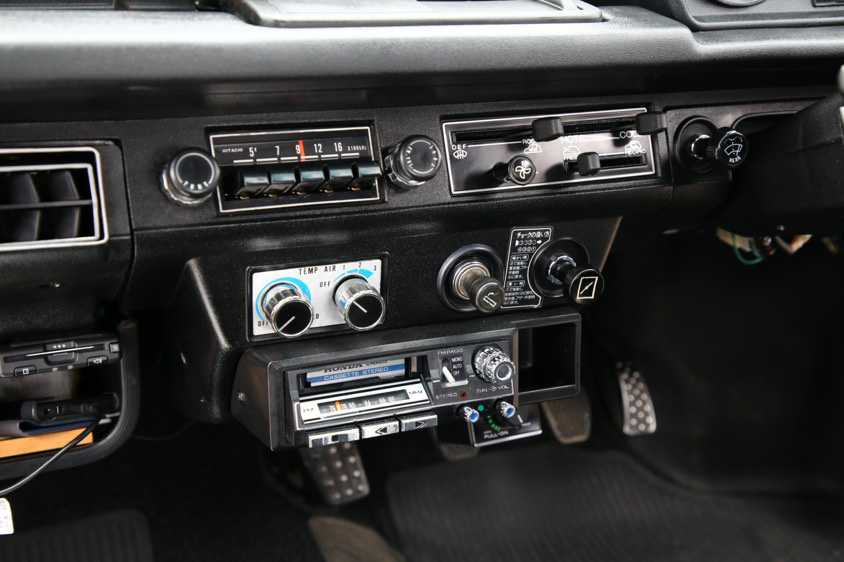 ホンダ・シビックCVCCのカセットデッキ