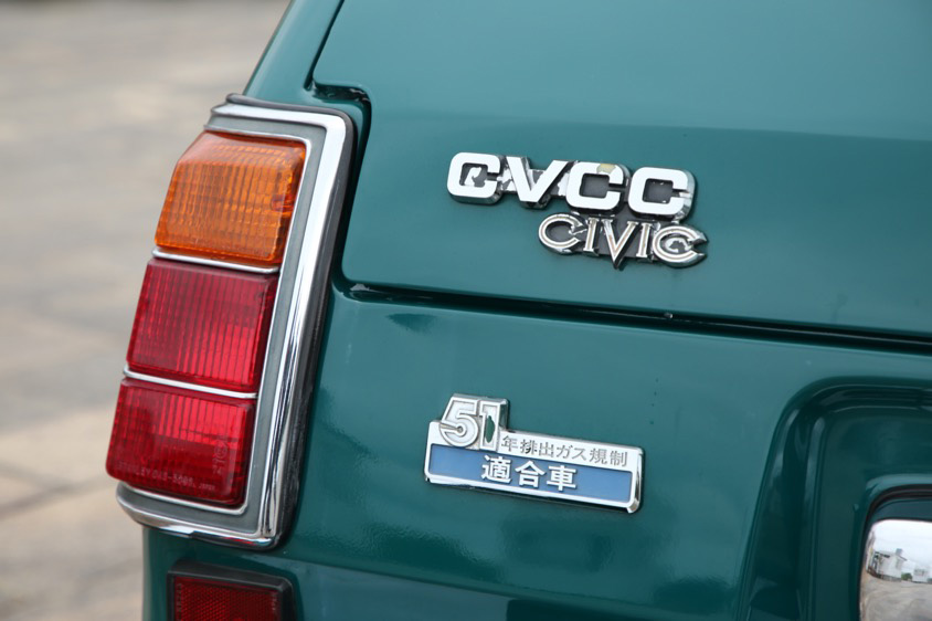ホンダ・シビックCVCCの『排ガス規制適合車エンブレム』