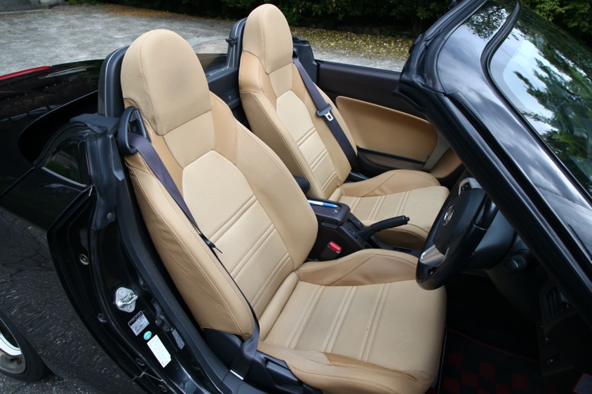 ダイハツのコペン・ローブのシート