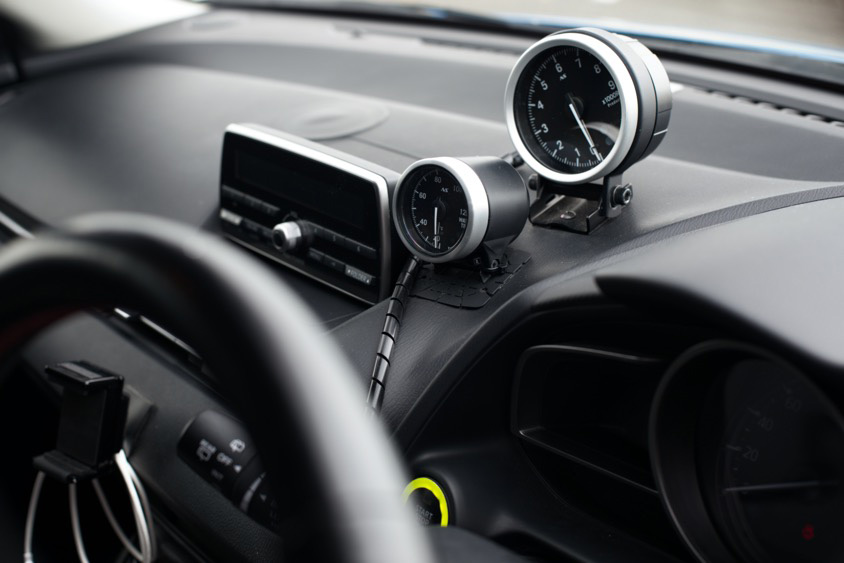 マツダ・デミオ15MBの追加メーター