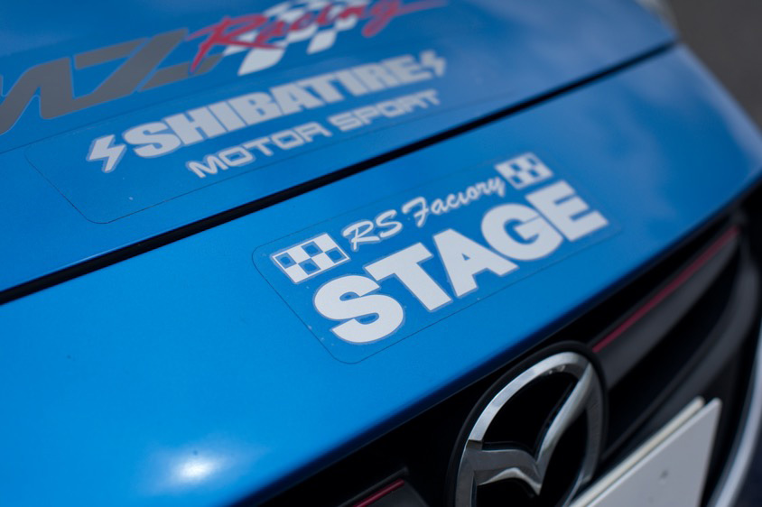 マツダ・デミオ15MBのロゴ