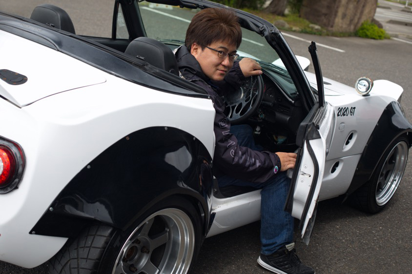 NATS 2020GTに座るオーナーの曽我さん