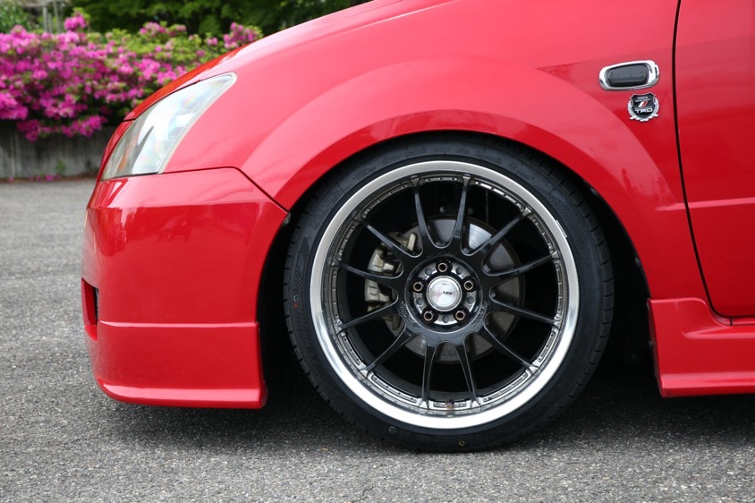 トヨタ・WiLL VSの左フロントタイヤ