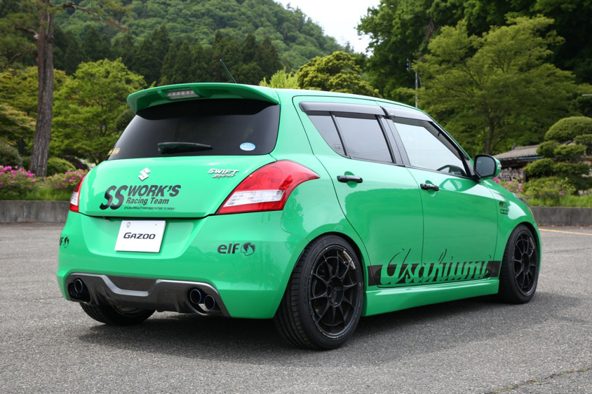 スズキ・スイフトスポーツの右リア