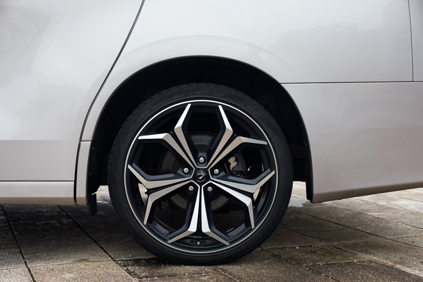 トヨタ・ヴェルファイアのホイール