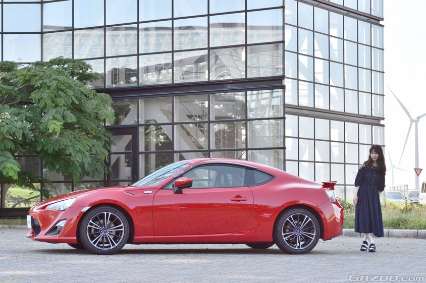 GAZOO愛車取材会の会場で道の駅 あきた港 ポートタワーセリオン イベント広場で取材したトヨタ・86 GTリミテッド(ZN6)