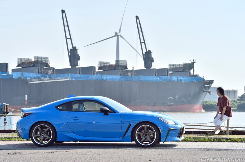 GAZOO愛車取材会の会場で道の駅 あきた港 ポートタワーセリオン イベント広場で取材したトヨタ・GR86(ZN8）
