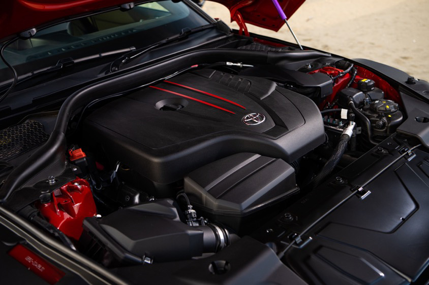 トヨタ GRスープラ SZ(DB82) エンジンルーム