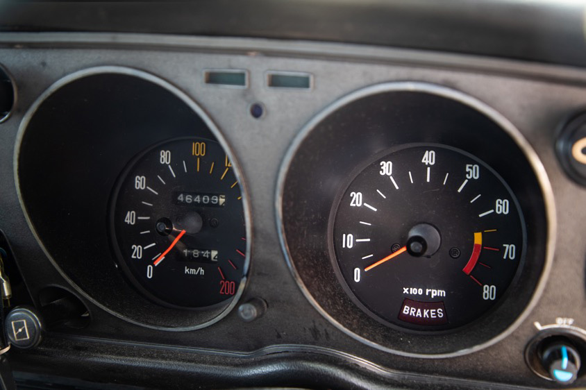 TA22型初代セリカのスピードメーターとタコメーター