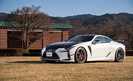 “いじり病"から卒業するため選んだ、大人なレクサスLC500h