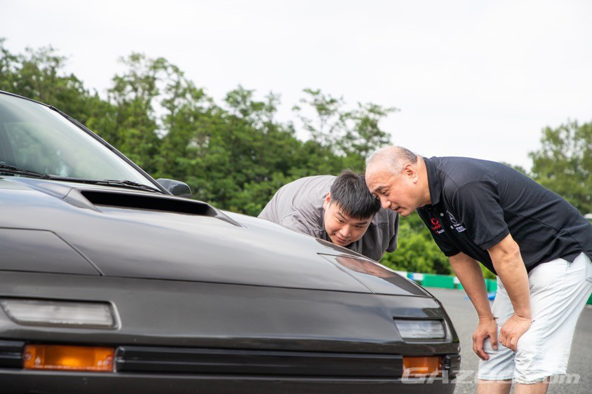 新車から35年乗り続けた “家族の一員” であるマツダ・サバンナRX-7は息子へと受け継がれる | クルマ情報サイトｰGAZOO.com