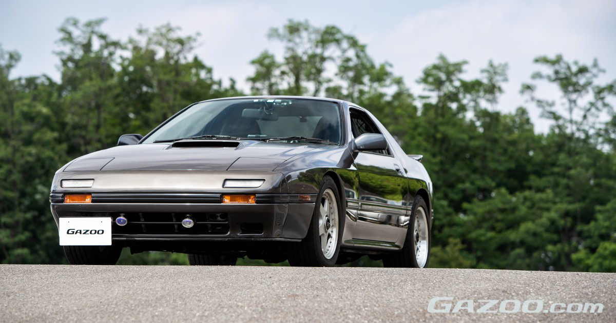 新車から35年乗り続けた “家族の一員” であるマツダ・サバンナRX-7は