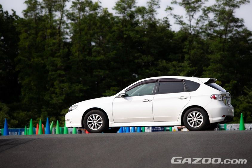 GAZOO愛車取材会東京の会場であるトヨタ東京自動車大学校で取材した2011年式スバル・インプレッサ1.5S(GH2)