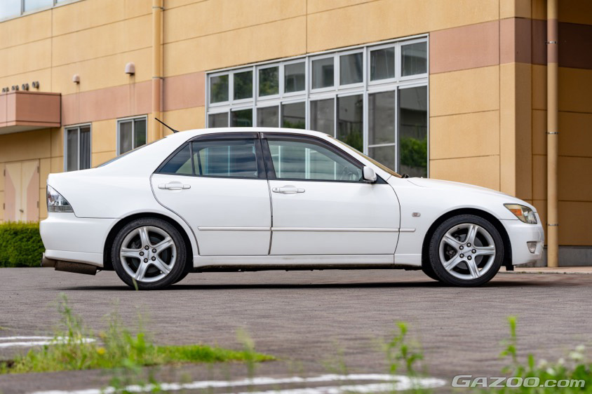 トヨタ・アルテッツァ(SXE10)