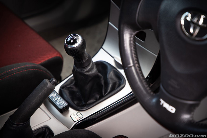 GAZOO愛車取材会の会場で山形駅前の『やまぎん県民ホール イベント広場』で取材したトヨタ カローラアクシオ“GT”TRDターボ (NZE141)