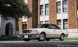 高校の時から憧れていた限定車のクラウンと走り続ける