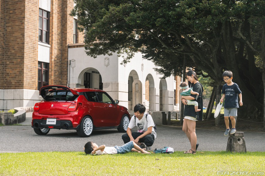 GAZOO愛車取材会の会場であり石川県政記念 しいのき迎賓館で取材した2023年式スズキ・スイフトスポーツ(ZC33S)