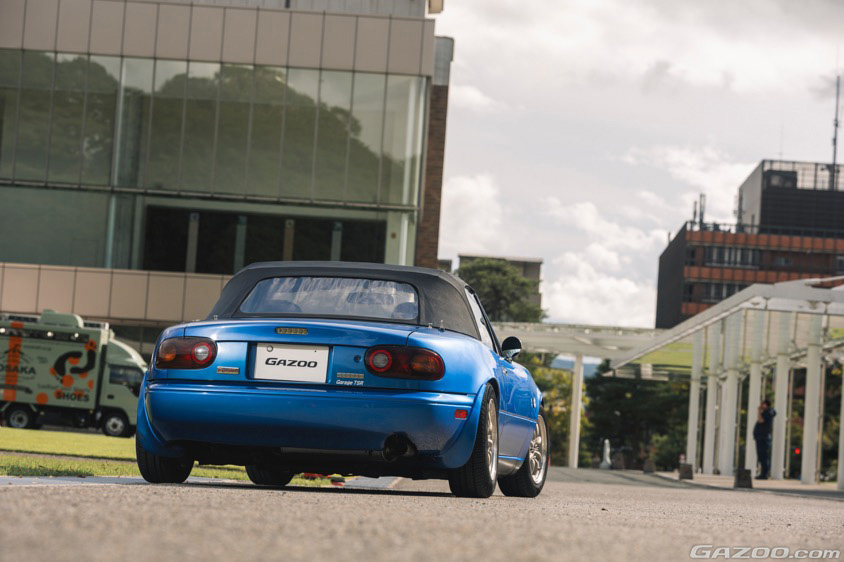 GAZOO愛車取材会の会場であり石川県政記念 しいのき迎賓館で取材した1993年式ユーノス・ロードスター Sスペシャル（NA8C）