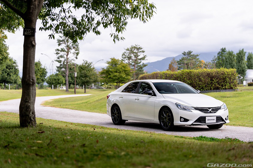 大排気量セダン好きがチョイスした、3.5リッターのマークXという最適解