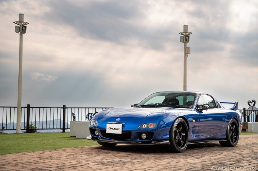 GAZOO愛車取材会の会場である稲佐山公園で取材した2003年式のマツダ・RX-7タイプRバサースト(FD3S)