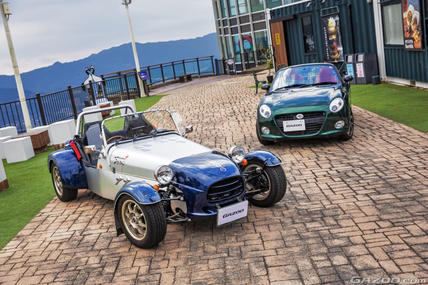 GAZOO愛車取材会の会場である稲佐山公園で取材した光岡・ゼロワン(MS01)とダイハツ・コペン(LA400K)