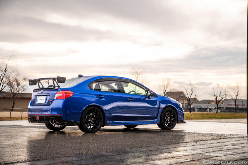 家族も乗るクルマだから」安全性と走りを重視して選んだスバル