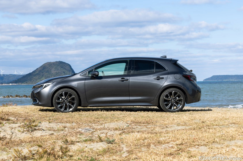 GAZOO愛車取材会の会場である虹の松原森林浴の森公園で取材したトヨタ・カローラスポーツ(ZWE219H)