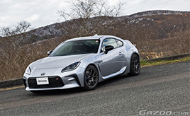 GRガレージでeスポーツと出会い、憧れのGR86で走りを愉しむ