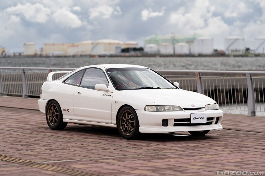 GAZOO愛車取材会の会場である千葉県の『さんばしひろば』で取材したホンダ・インテグラタイプR(DC2型)