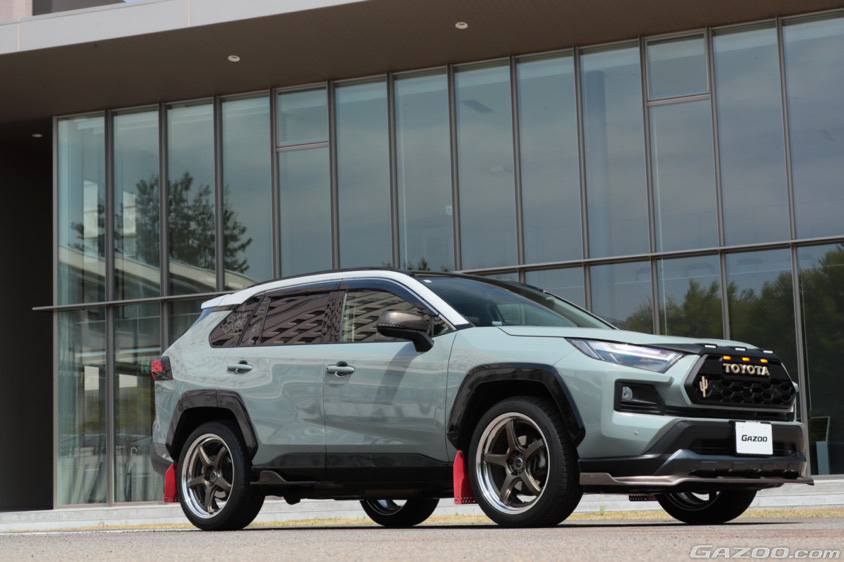 GAZOO愛車取材会の会場である福井大学 文京キャンパスで取材したトヨタ・RAV4 アドベンチャー(AXAH54型)