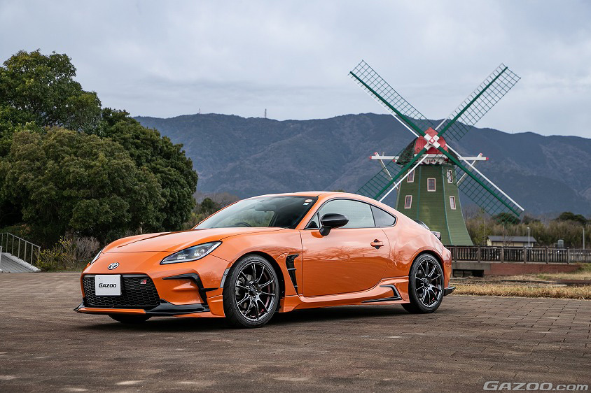 GAZOO愛車取材会の会場である国営木曽三川公園 アクアワールド水郷パークセンターで取材したトヨタ・GR86(ZN8型)