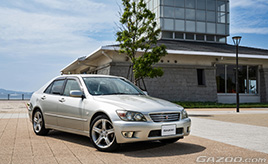 父から貰った素敵な想い出とアルテッツァ。走るごとに心に響く、あの日と同じ排気音