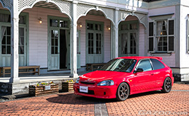 地元仲間に作ってもらったホンダ・シビックタイプＲ。良いモノを大切に育てていく大人の嗜み