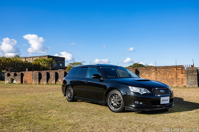 GAZOO愛車取材会の会場である世界遺産の万田坑で取材したスバル・レガシィツーリングワゴン