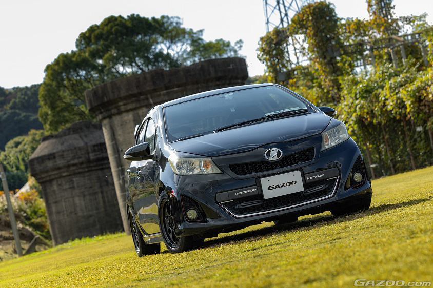 GAZOO愛車取材会の会場である世界遺産の万田坑で取材したトヨタ・ヴィッツRS(NCP131型)