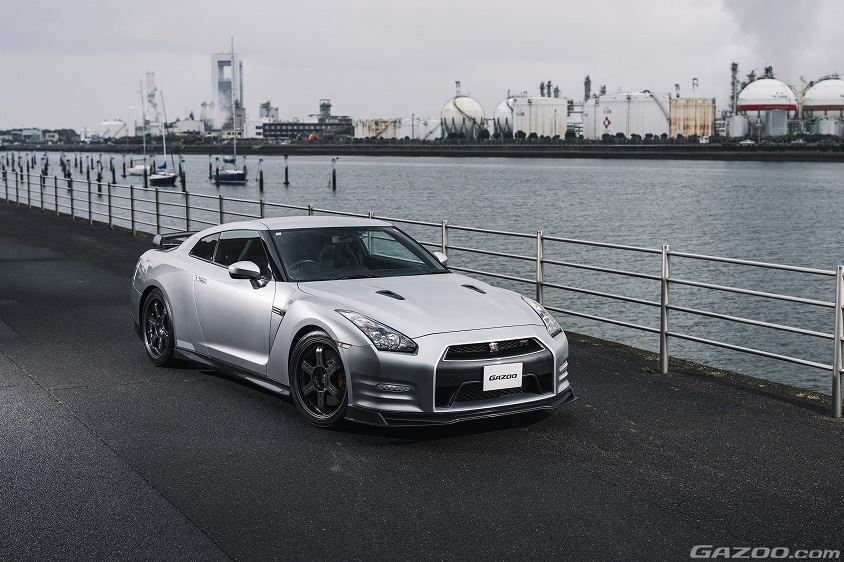 GAZOO愛車取材会の会場である霞ヶ浦緑地公園で取材した日産・GT-R エゴイスト(R35型)