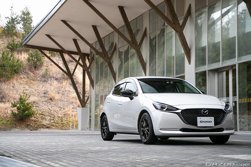 GAZOO愛車取材会の会場である大分大学 旦野原キャンパスで取材したマツダ・MAZDA2 XDプロアクティブ(DJ5FS型)