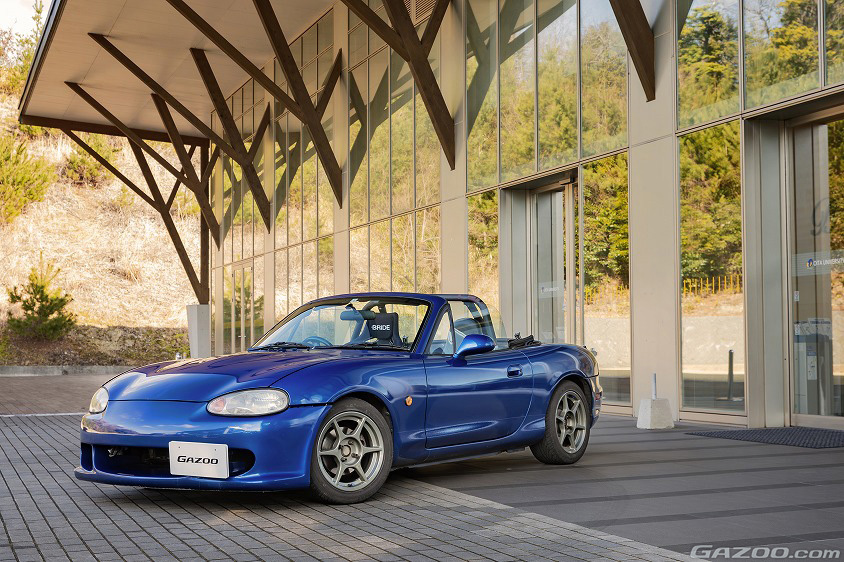 GAZOO愛車取材会の会場である大分大学 旦野原キャンパスで取材したマツダ・ロードスター(NB8C型)