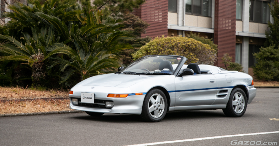 スタイリッシュな希少オープンカーで風を感じながら走る優雅な時間