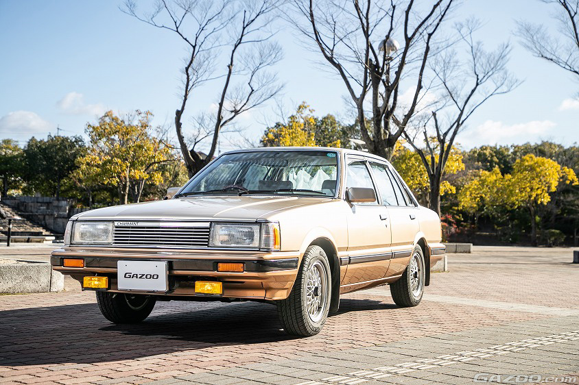 【純正・未使用】 ダイハツ シャルマン エンブレム DAIHATSU Charmant 当時物 ★ストック最後の一つです ダイハツのフラッグシップ「シャルマン」のベースはカローラ！ 108.1万