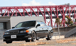 憧れのチェイサーを、生涯の伴侶と一緒に楽しむ充実の日々