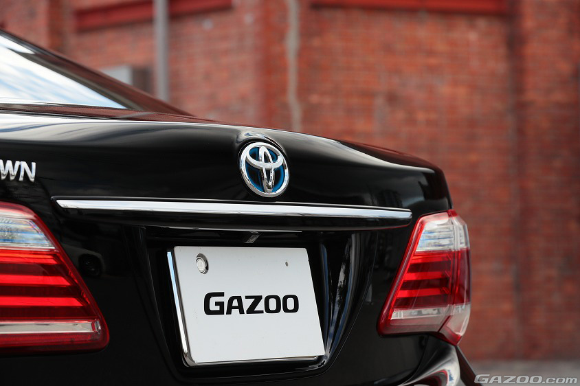 初代クラウンハイブリッドで楽しむマニアックなカスタマイズ道