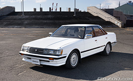 自分より年上のマークII GTツインターボを手に入れ『当時のカタログのような姿』を目指す日々