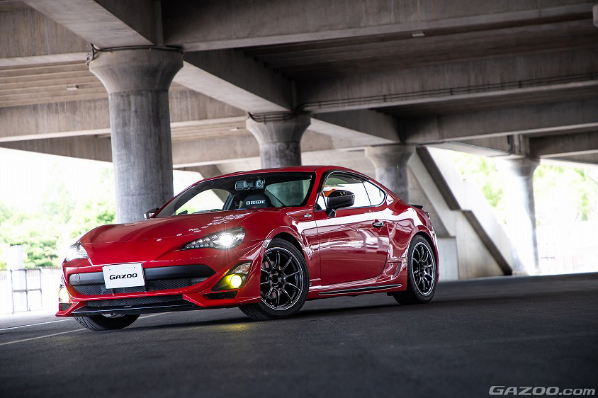 GAZOO愛車取材会の会場である埼玉県の『埼玉スタジアム2〇〇2』で取材したトヨタ・86(ZN6型)