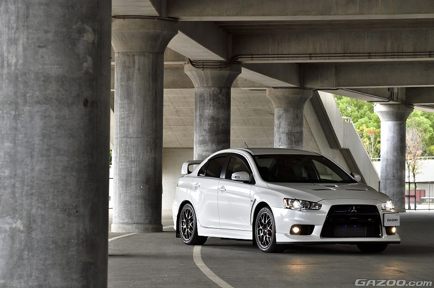 GAZOO愛車取材会の会場である埼玉県の『埼玉スタジアム2〇〇2』で取材した三菱・ランサーエボリューション ファイナルエディション（CZ4A型）
