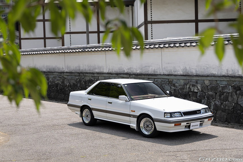 GAZOO愛車取材会の会場である徳島県の『徳島中央公園』で取材した日産・スカイライン(R31型)