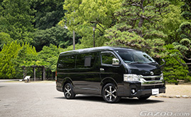 愛犬との旅行を楽しむためにセレクトした、キャンピングカー仕様の200系ハイエース